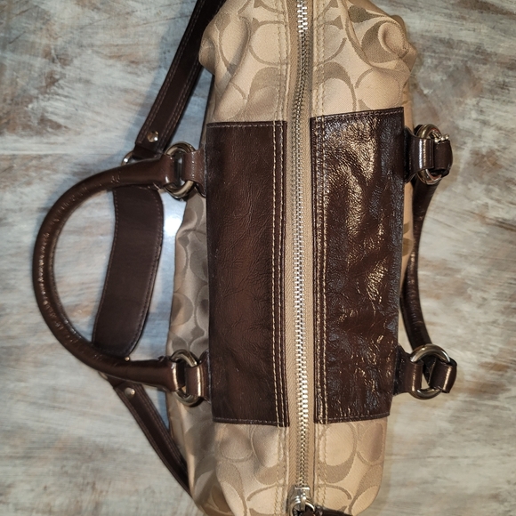 Coach Signature Ashley Satchel Handbag - Picture 6 of 8